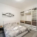 Guesthost - San Giacomo District Modern *