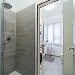 Guesthost - San Giacomo District Modern