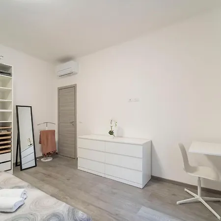 Guesthost - San Giacomo District Modern ترييستي