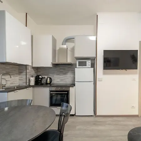 Guesthost - San Giacomo District Modern Appartamento *