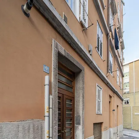 Guesthost - San Giacomo District Modern Appartamento *